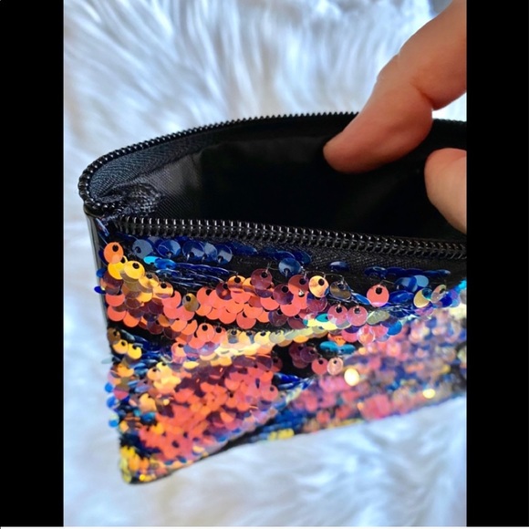 *SOLD*Gorgeous Sequin Bag - Picture 3 of 4